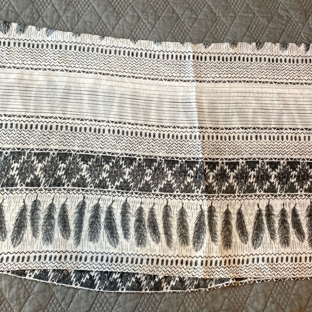 Empyre Black/White Infinity Scarf